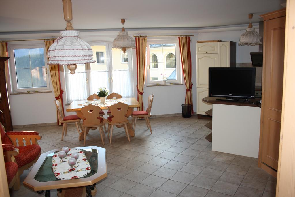 Villa Victoria Hermagor-Pressegger See Rum bild